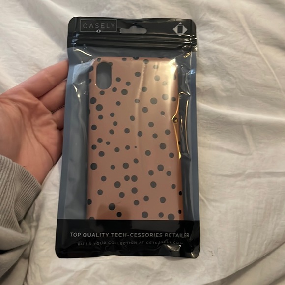 Polkadot iPhone XS max phone case. - Picture 1 of 6